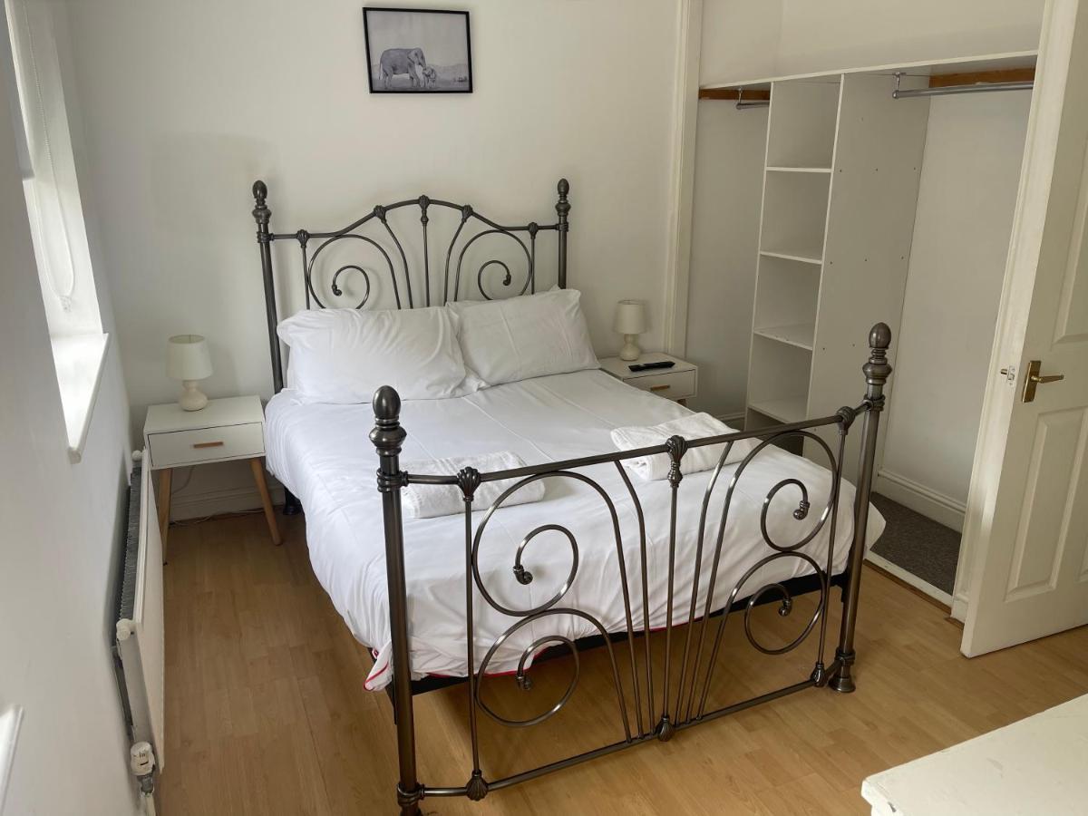 וולינגטון House Number 12 Sleeps Up To 4 With Smart Tvs In Every Room מראה חיצוני תמונה